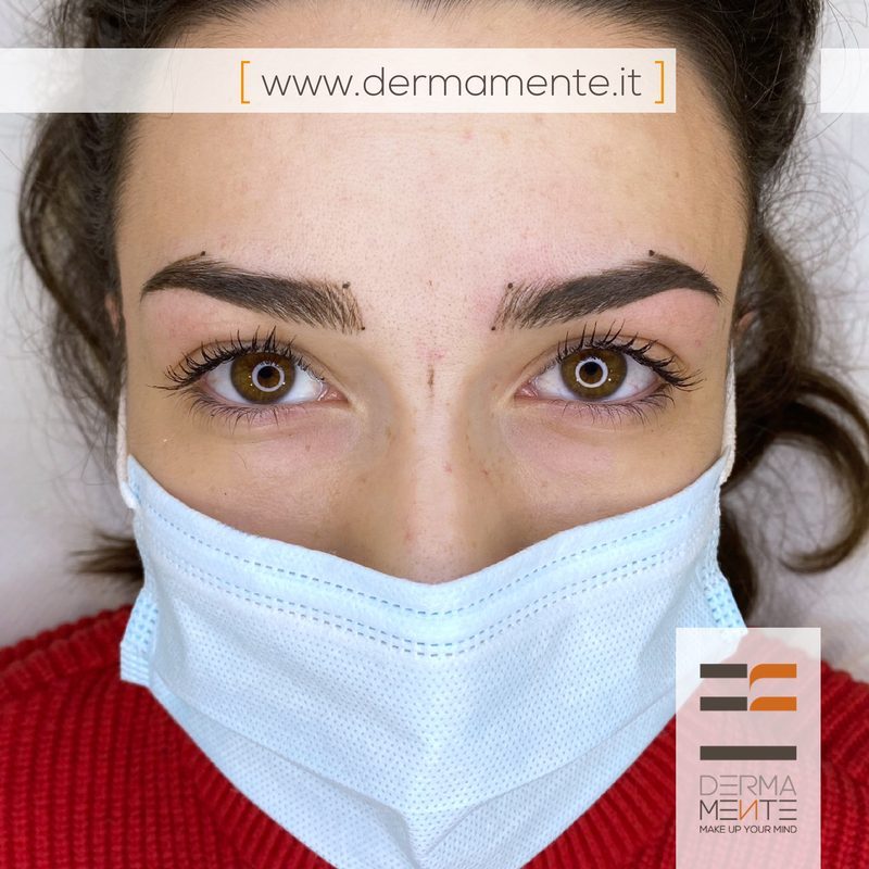 Sopracciglia pelo a pelo effetto naturale Roma